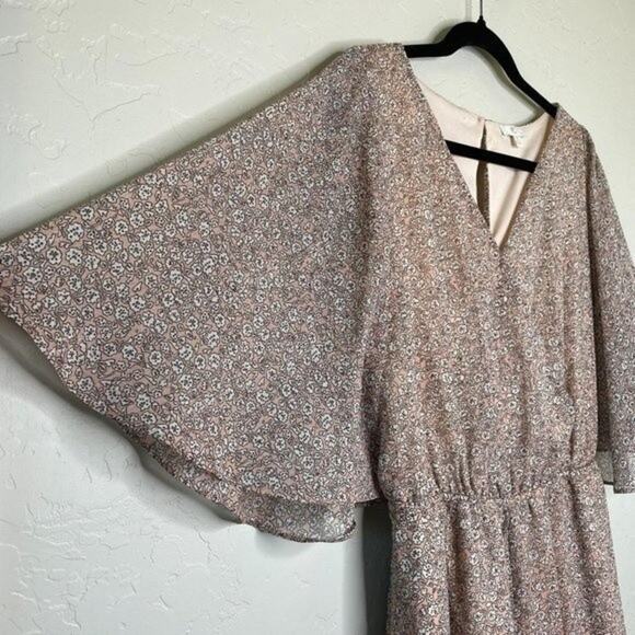 Charming Charlie Pink Wide Sleeve Romper Small - Picture 3 of 11